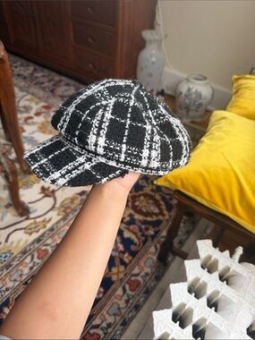 H&M Black & White Tweed Newsboy Cap